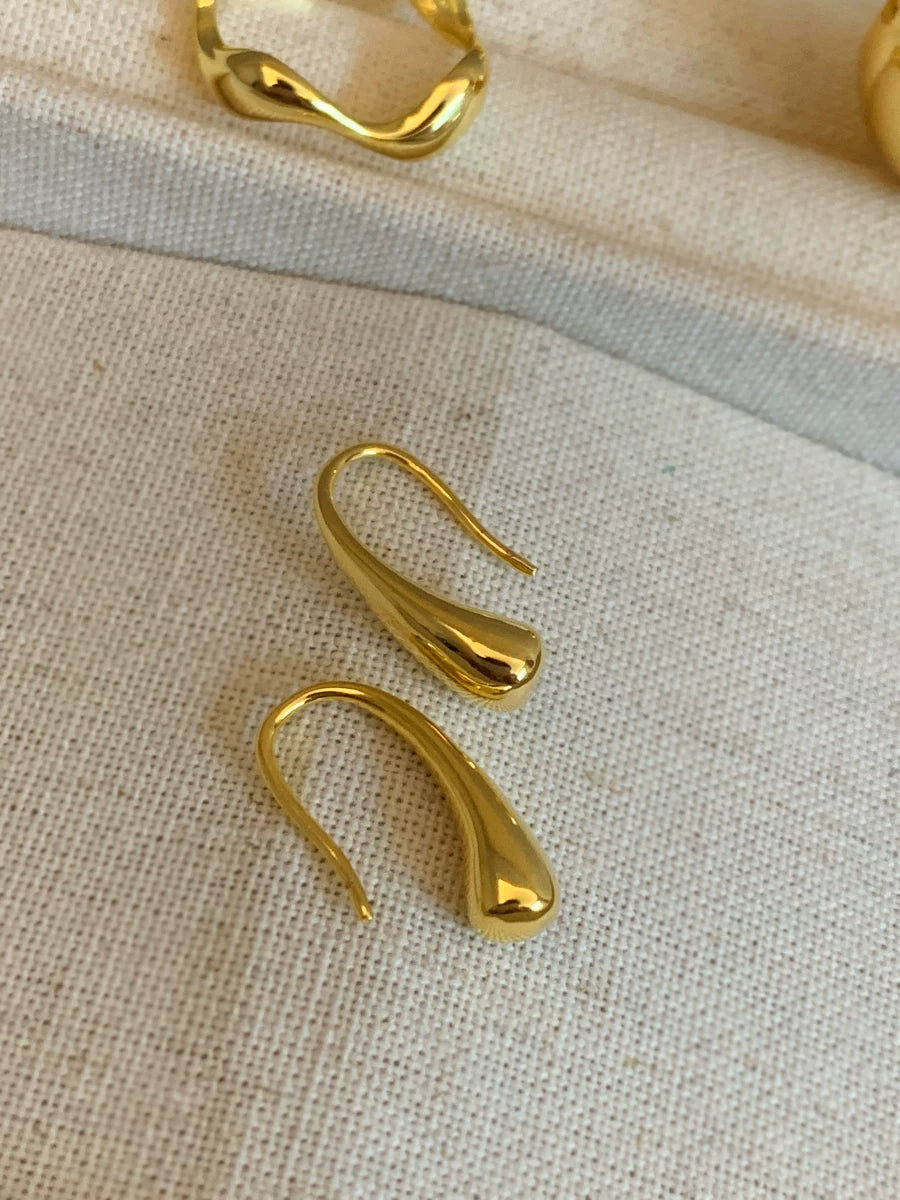 French Retro Light Luxury European And American Ins Style 18K Gold Plated Extremely Simple Ear Hook Earrings Mini Water Drop Earrings Hypoallergenic