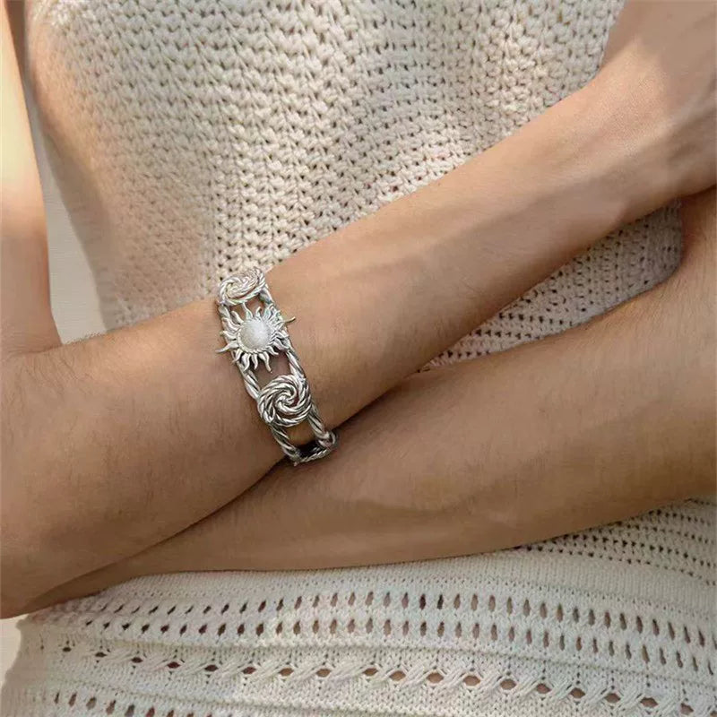 Detsccda | Retro Sunrise Hollow Braided Rope Bracelet Women’s Spring Summer Light Luxury Niche High-End Fashionable Temperament Hand Jewelry