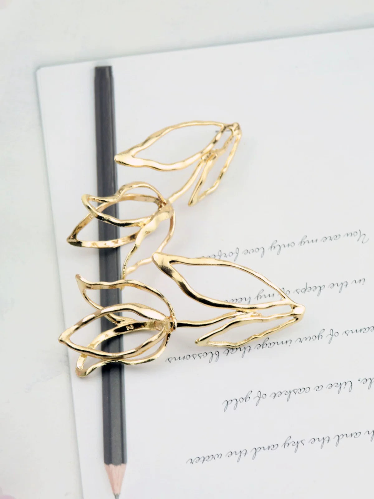 European And American Big-Name Original Designs, Niche Metal Flowers, Antique Simple Earrings, Personalized Versatile Street Style Popular Earrings