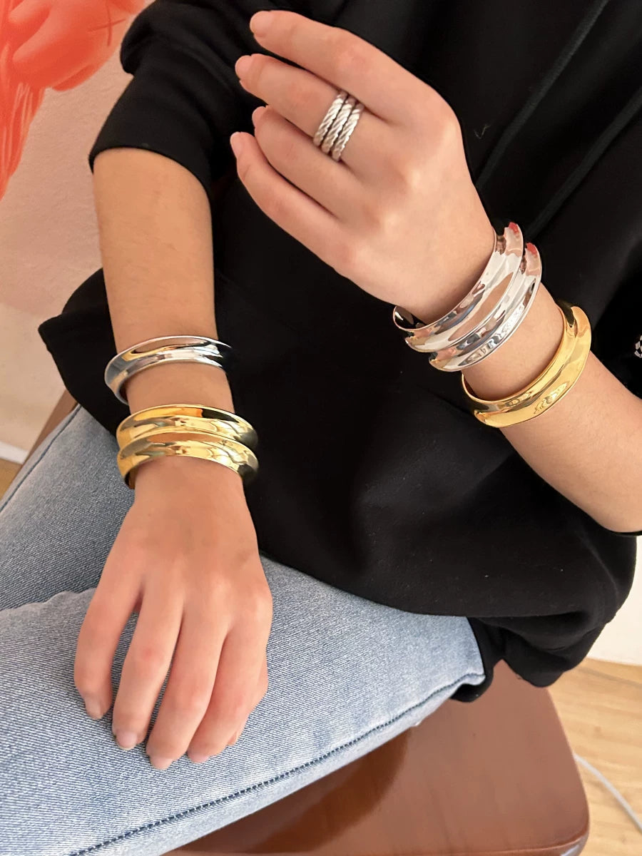 American Niche Design Ari*Na Bo*Ssard Flying Saucer Open 𫔭 Mouth Bracelet European And American Gold Exaggerated Large Bracelets Stacked