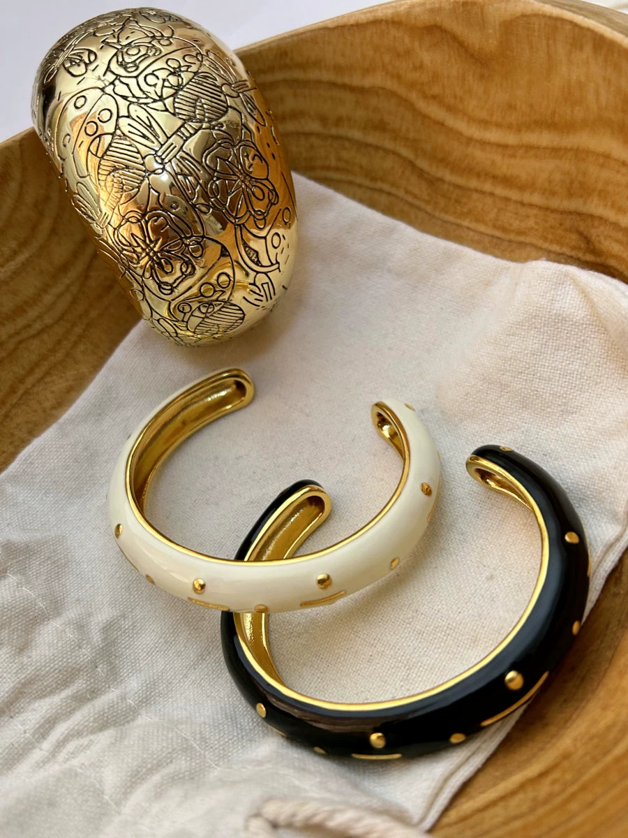 French Niche Design Aurel*Ebiderm*Nn Black And White Gold Rivet Enamel Glaze Open 𫔭 Mouth Bracelet European And American Middle Ages