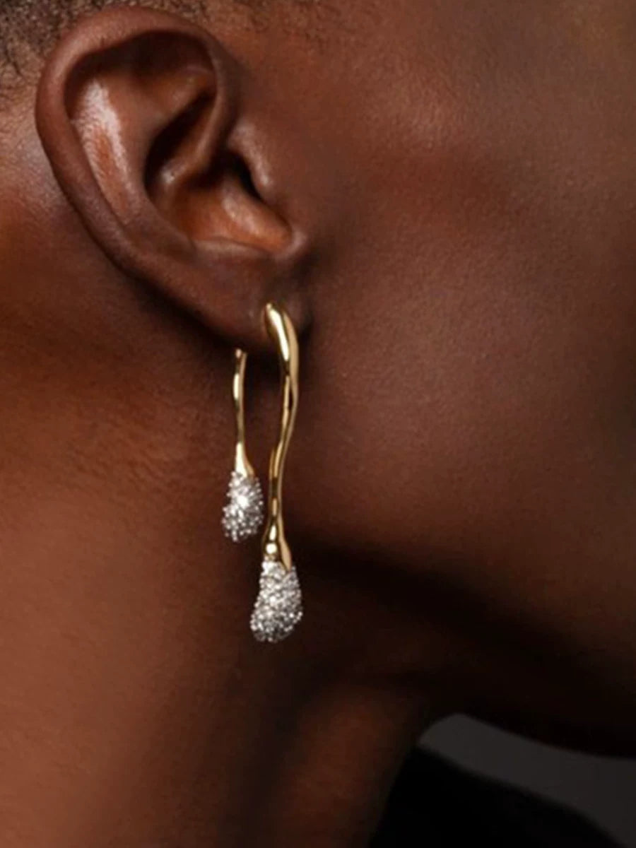Niche Design, European And American Personality, High-End Sense, Extremely Simple Gold And Silver Contrasting Liquefied Water Droplets And Diamond Long Slim Earrings