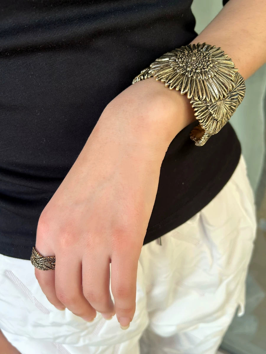 French Niche Carved Sunflower Flower Old Gold Bracelet Medieval Vintage Wide Version Exaggerated Fashionable Bracelet