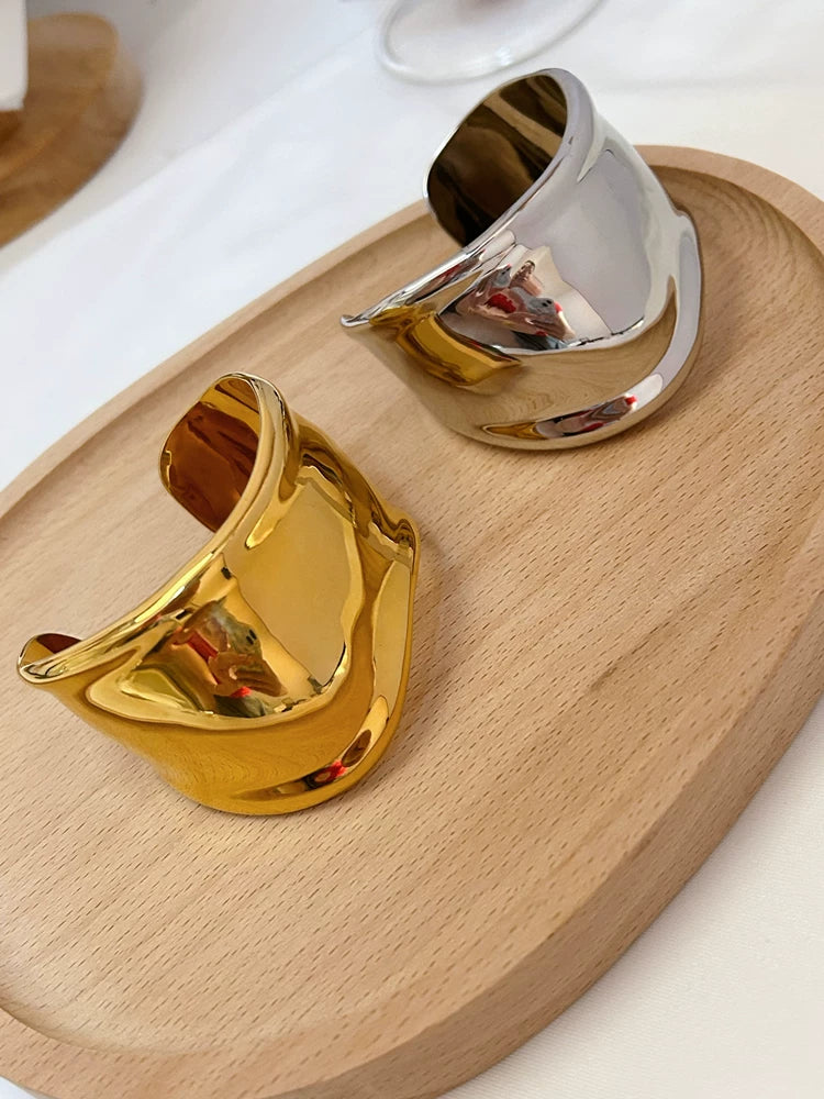 Niche Design Wide Metal Wave Bracelet B*Ne C*Ff Open Irregular Arm Ring Original Design For Women