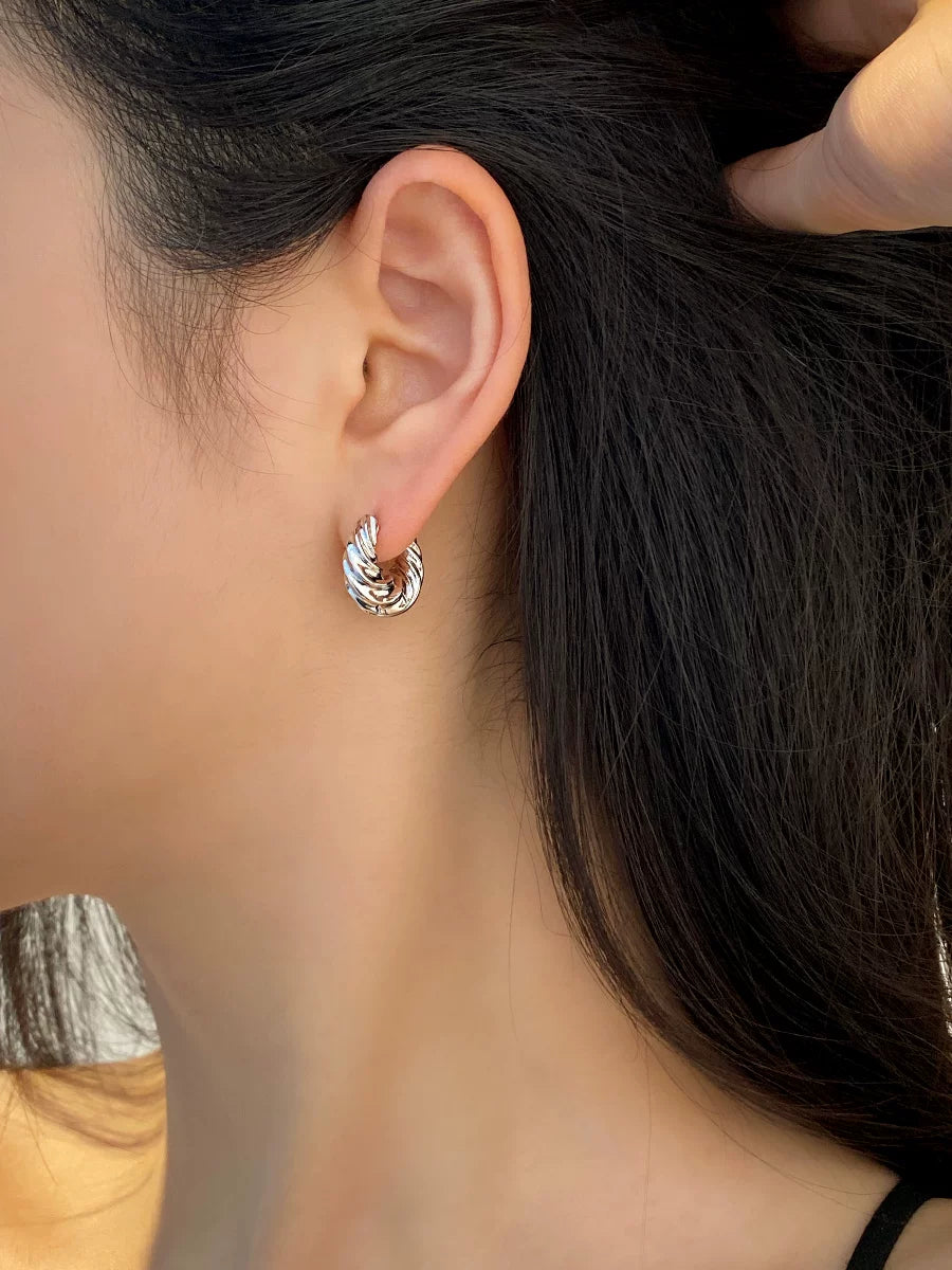 European And American Normcore Cold Style French Retro Geometric Striped Twisted Small Mini Gold-Plated Earrings Croissant Earrings