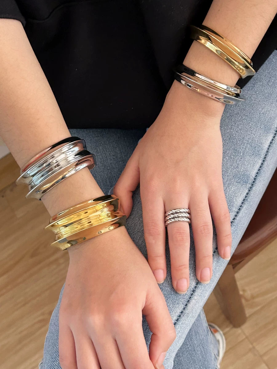 American Niche Design Ari*Na Bo*Ssard Flying Saucer Open 𫔭 Mouth Bracelet European And American Gold Exaggerated Large Bracelets Stacked