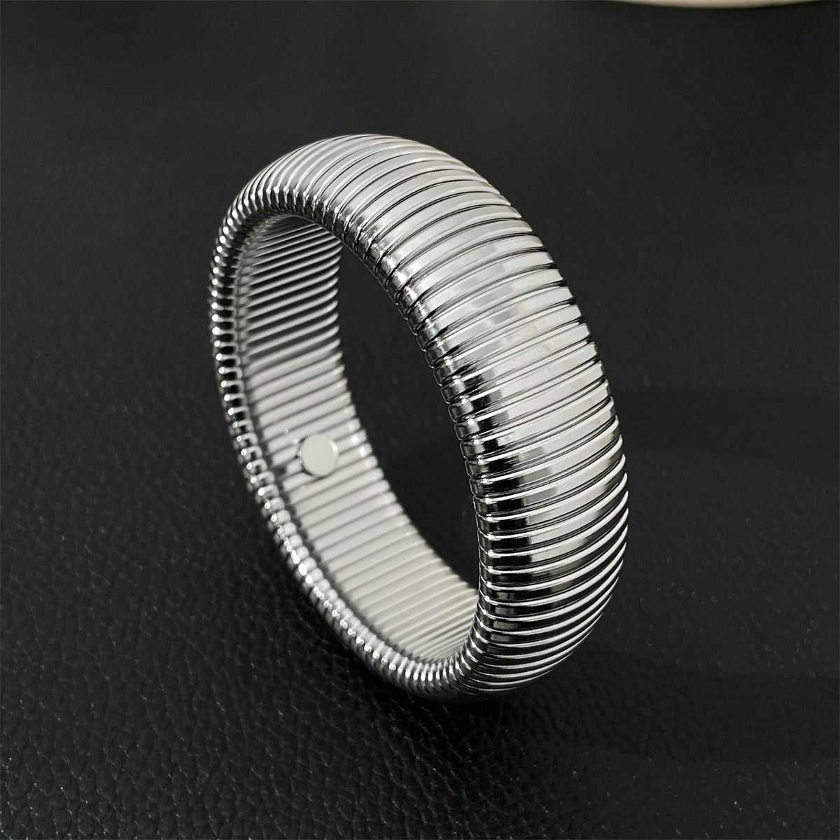 Detsccda | Threaded Metal Wide Spring Bracelet Women’s European American Personality Exaggerated Fashionable Versatile Retro Temperament Hand Jewelry