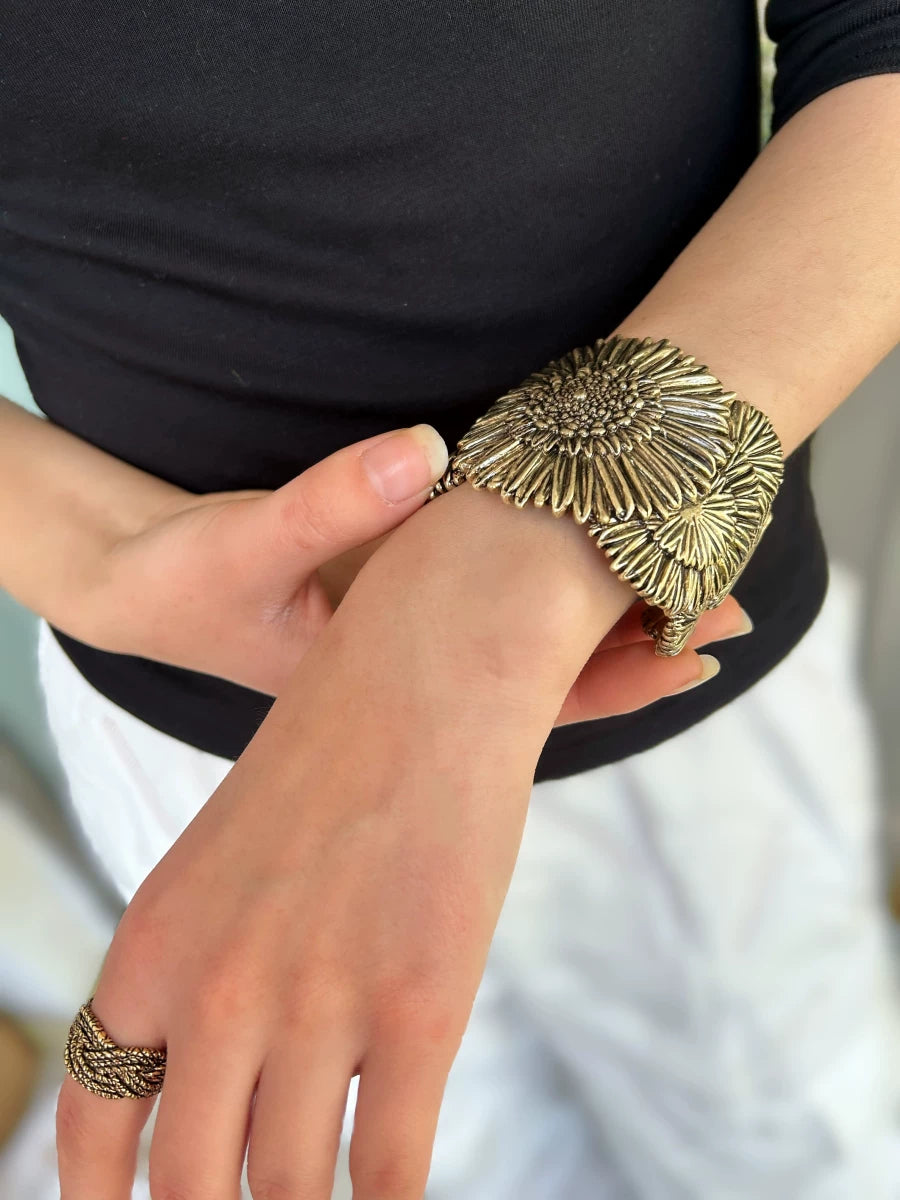 French Niche Carved Sunflower Flower Old Gold Bracelet Medieval Vintage Wide Version Exaggerated Fashionable Bracelet