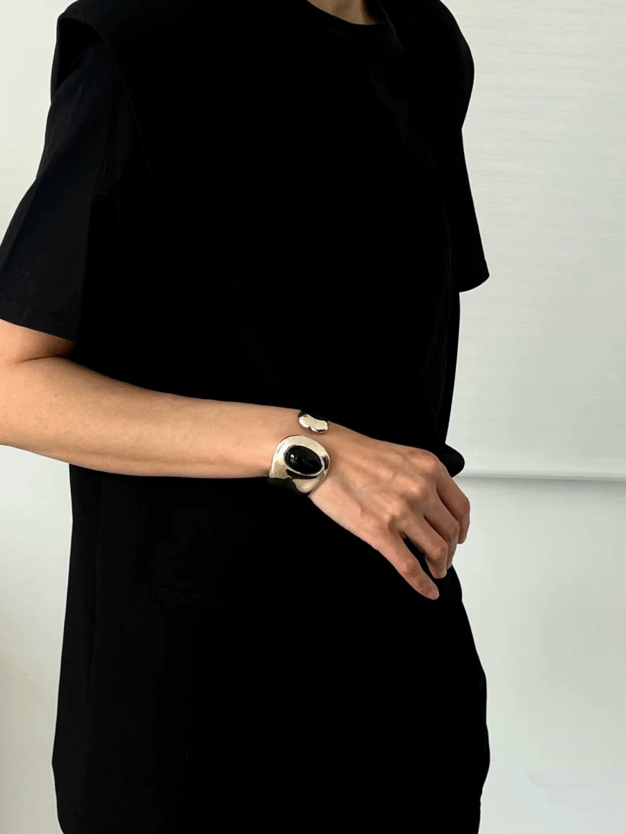 Niche Design Black Onyx Inlaid Bracelet New Chinese Style Metal Opening Adjustable Bracelet European And American Fashion Versatile Women