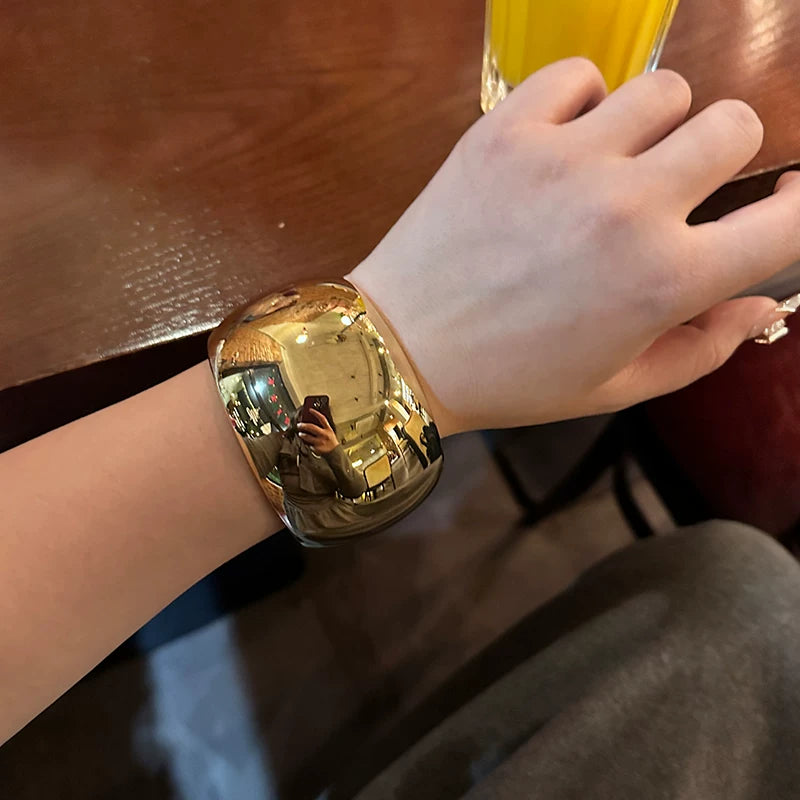 Detsccda | Niche High-End Wide Metal Curved Glossy Open Bracelet 2026 New Light Luxury European American Trendy Women’s Fashion Jewelry