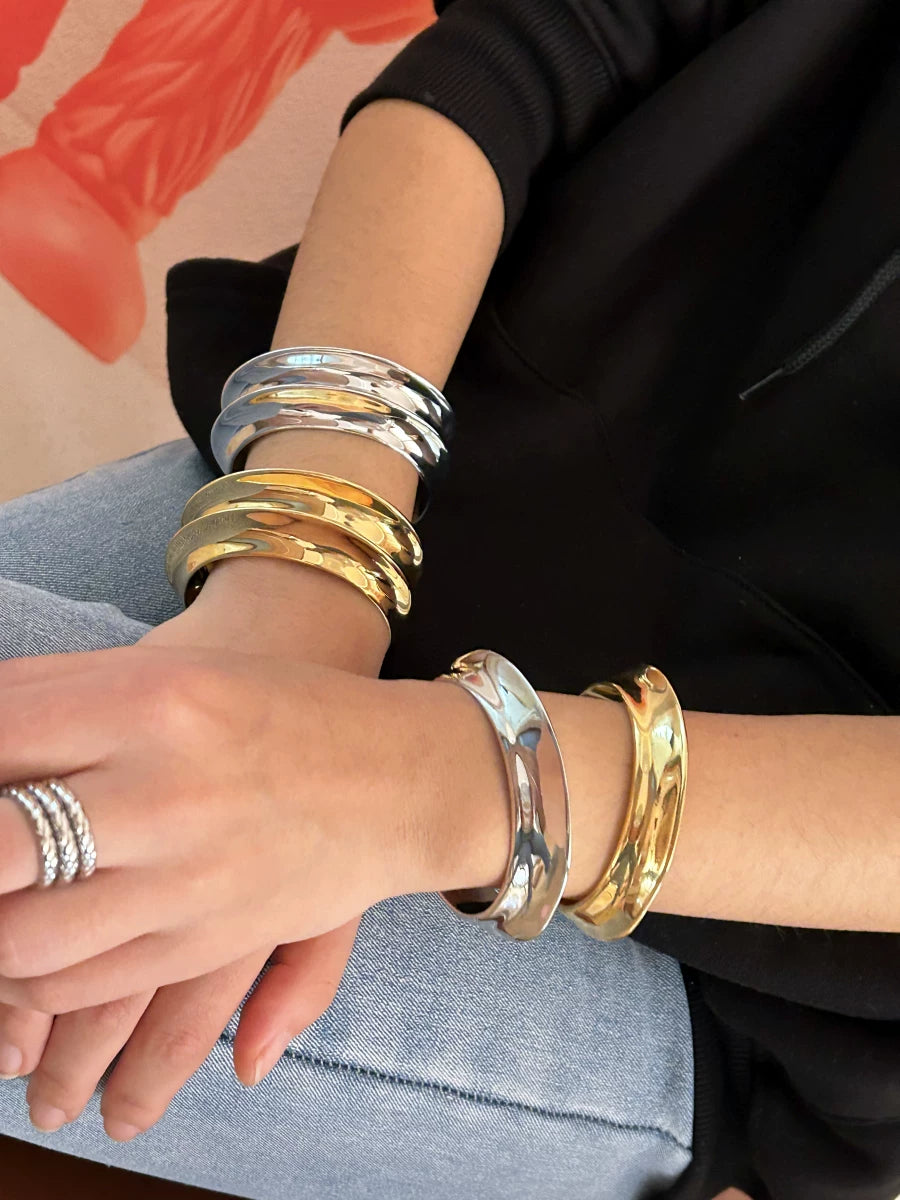 American Niche Design Ari*Na Bo*Ssard Flying Saucer Open 𫔭 Mouth Bracelet European And American Gold Exaggerated Large Bracelets Stacked