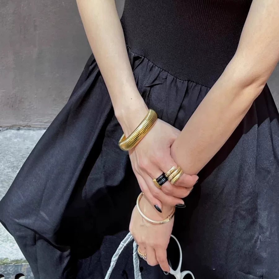 Niche Design Minimalist Wide Version Elastic Vertical Stripe Ring Bracelet Stacked With Vintage Vintage Texture Bracelet