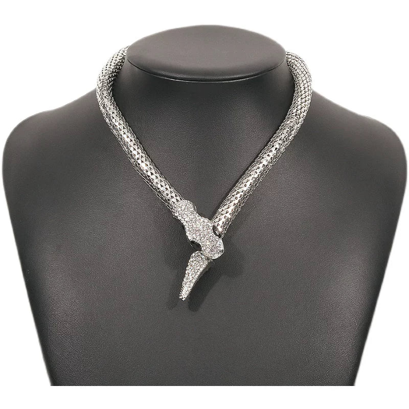European And American Exaggerated Original Design Personalized Snake-Shaped Diamond Necklace, Popular And Versatile Punk Style Hip-Hop Street Style Necklace