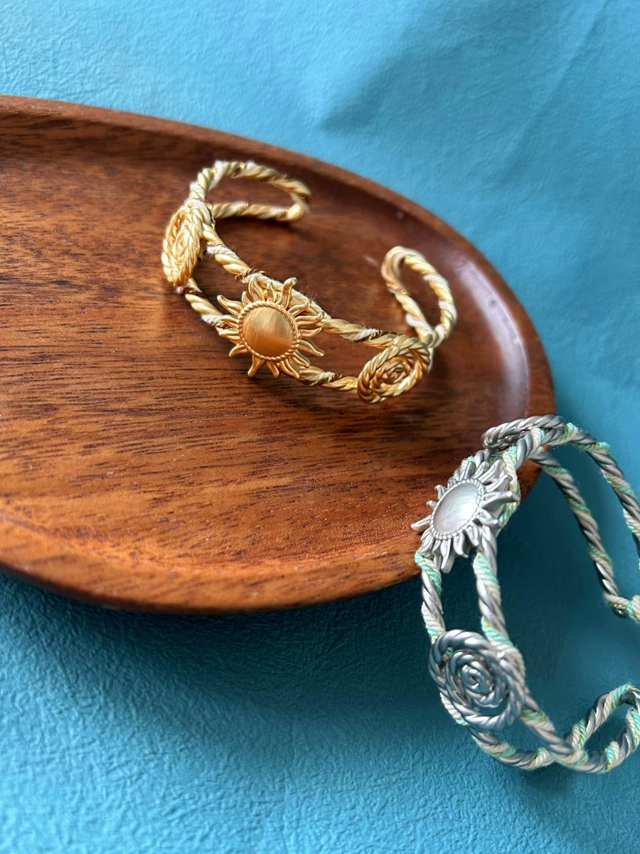 Niche Design, French Elegant Sun Knot Braided Bracelet, Adjustable Opening, Retro, Versatile, Adjustable And Stackable