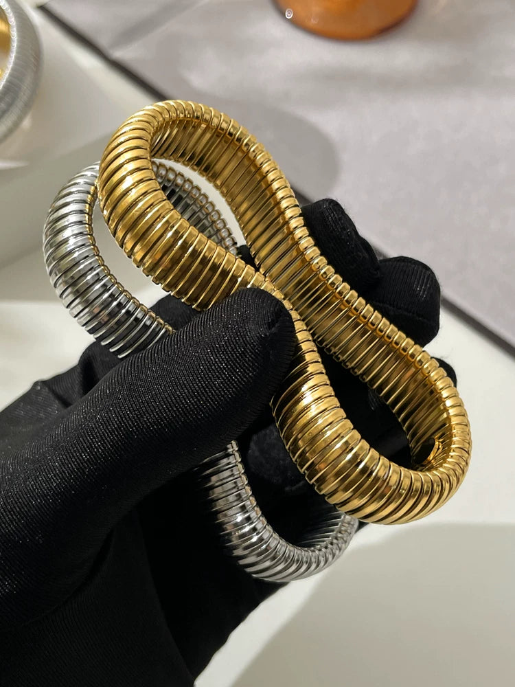Threaded Metal Wide Spring Bracelet For Women, European And American Personality, Exaggerated, Fashionable, Versatile, Retro Temperament Bracelet, Bracelet