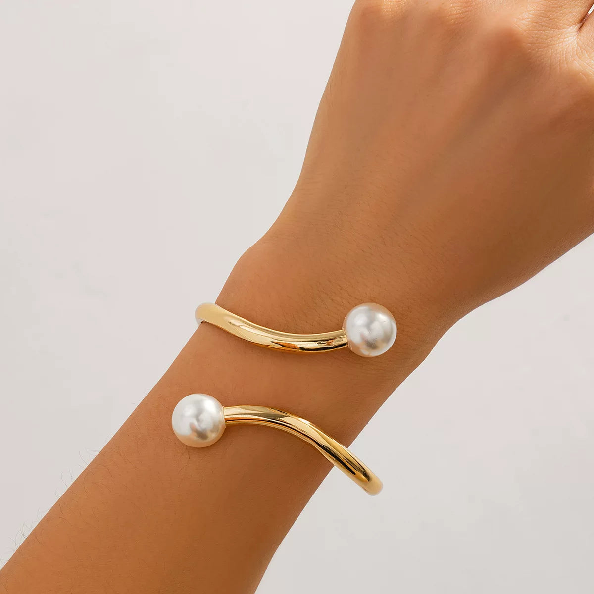 European And American Cross-Border Personality Irregular Metal Lines Spring Opening Bracelet Antique Imitation Pearl Bracelet Bracelet