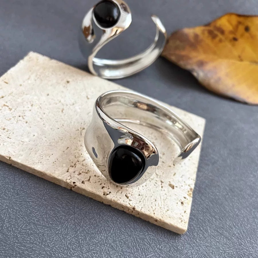 Niche Design Black Onyx Inlaid Bracelet New Chinese Style Metal Opening Adjustable Bracelet European And American Fashion Versatile Women