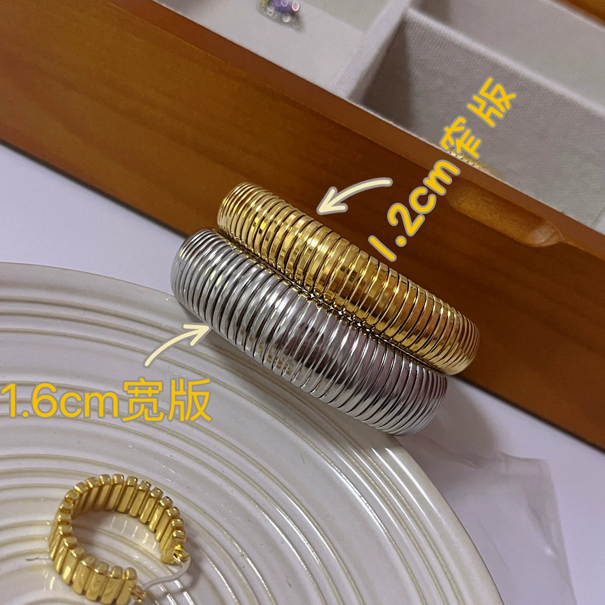 Niche Design Minimalist Wide Version Elastic Vertical Stripe Ring Bracelet Stacked With Vintage Vintage Texture Bracelet