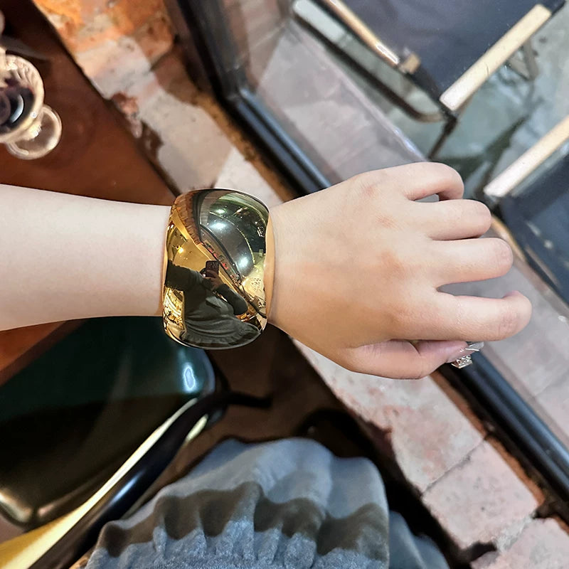 Detsccda | Niche High-End Wide Metal Curved Glossy Open Bracelet 2026 New Light Luxury European American Trendy Women’s Fashion Jewelry